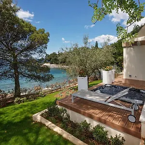 https://villas-laguna-bellevue.in-istria.net